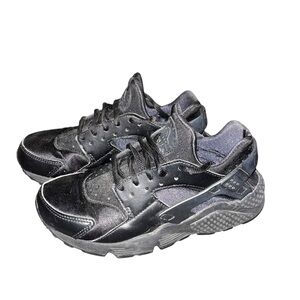 Nike Black Athletic Shoes